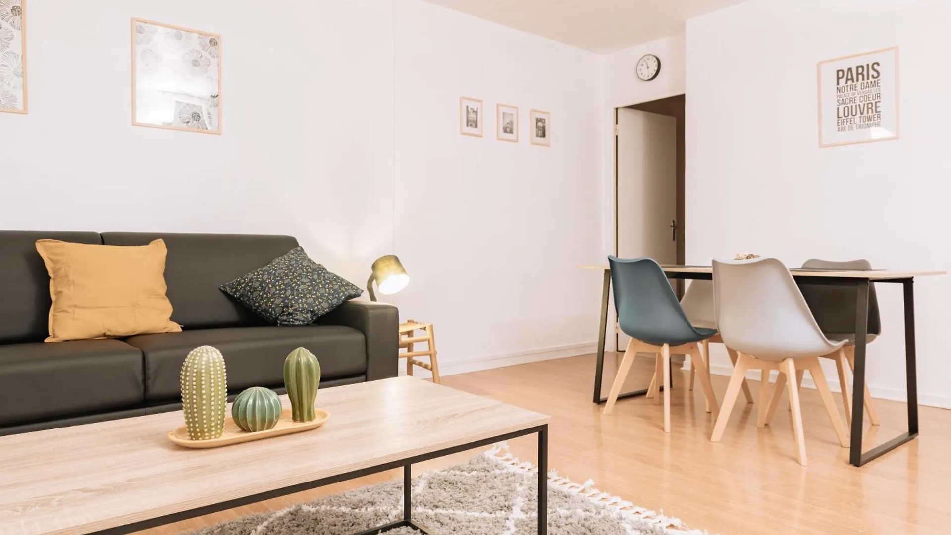 Daire Contemporary 1bd Saint Lazare! Paris